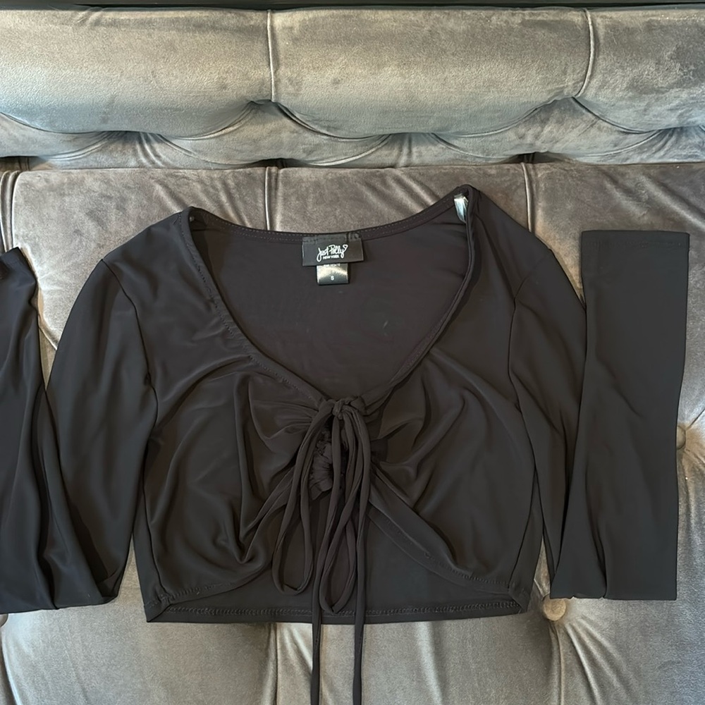 Black Crop top! Size: woman’s small. Brand: Just Polly